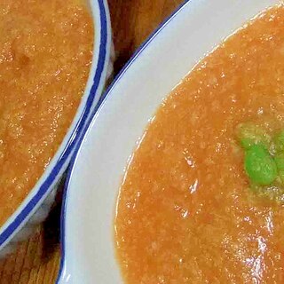 にんじんと豆乳のオレンジ色のスープ